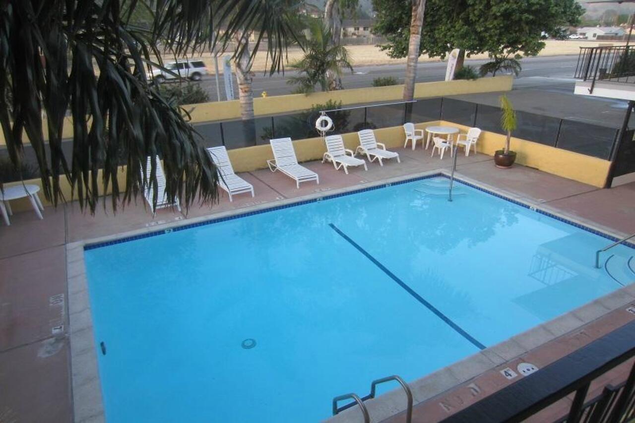 Travelodge Lompoc Bagian luar foto
