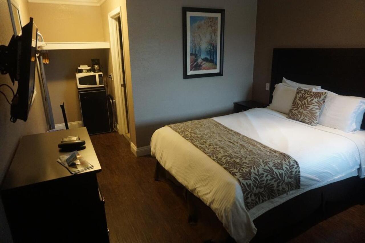 Travelodge Lompoc Bagian luar foto