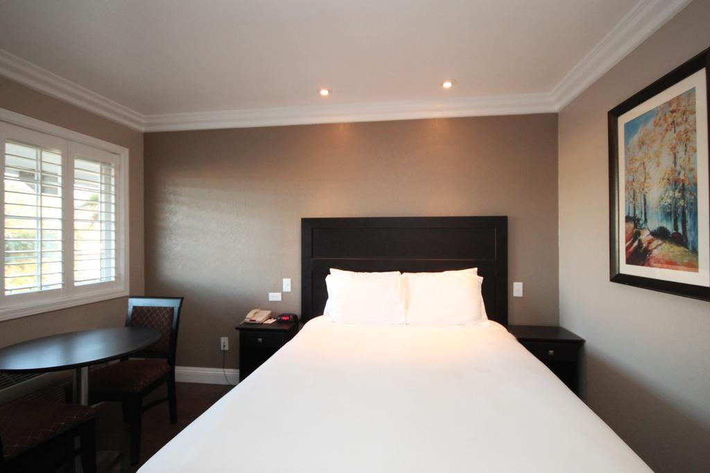 Travelodge Lompoc Bagian luar foto